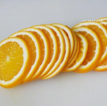 香橙磅蛋糕，甜橙加入到蛋糕中，讓雞蛋蛋糕變的清香無比